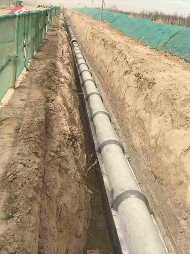萬榮找活記 公路邊安裝廢水水泥管的那些天
